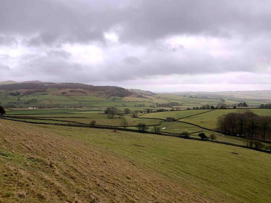 Charming Dog-Friendly Yorkshire Dales Cottage, Austwick エクステリア 写真