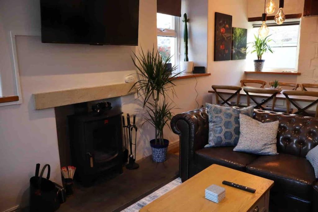 Charming Dog-Friendly Yorkshire Dales Cottage, Austwick エクステリア 写真