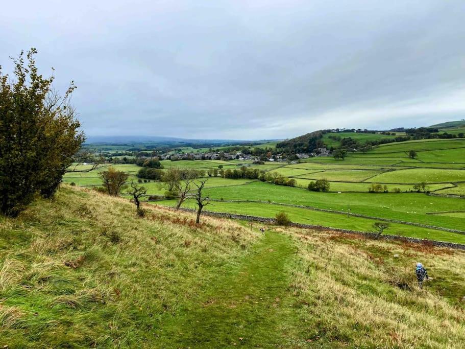 Charming Dog-Friendly Yorkshire Dales Cottage, Austwick エクステリア 写真
