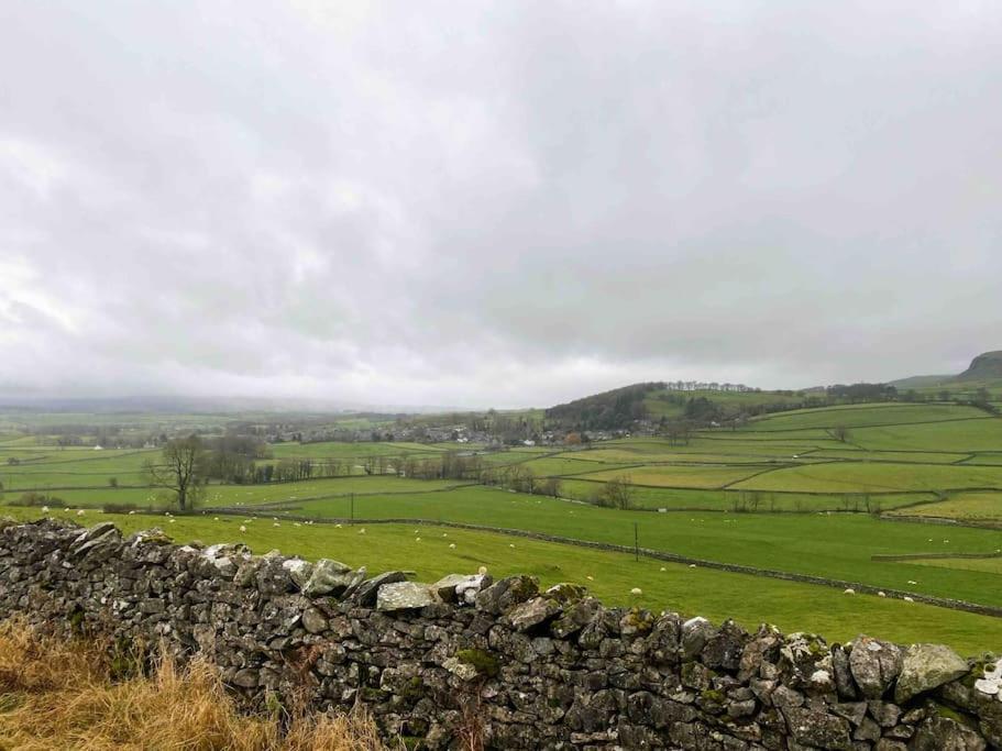 Charming Dog-Friendly Yorkshire Dales Cottage, Austwick エクステリア 写真
