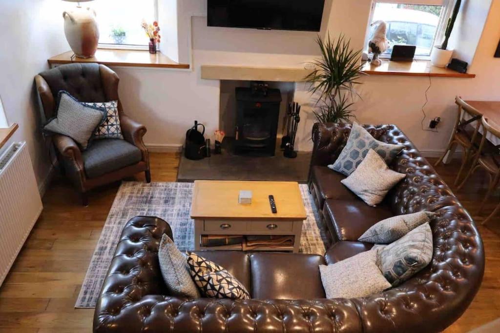 Charming Dog-Friendly Yorkshire Dales Cottage, Austwick エクステリア 写真