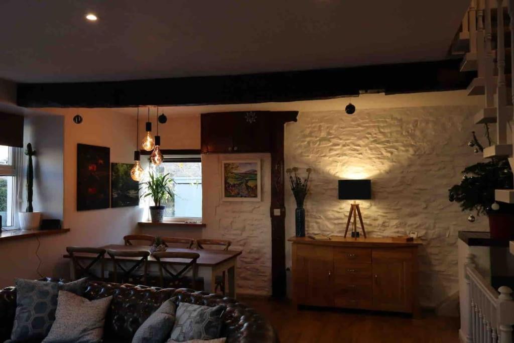 Charming Dog-Friendly Yorkshire Dales Cottage, Austwick エクステリア 写真
